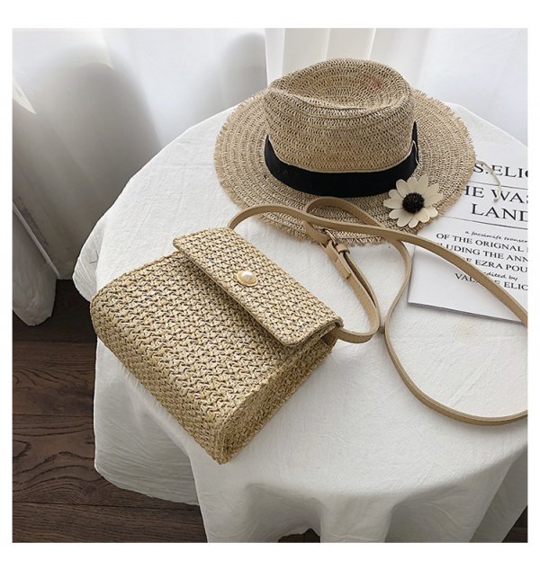 One shoulder straw bag